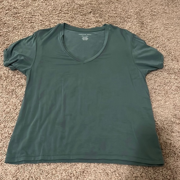 AE V-neck - Picture 1 of 3